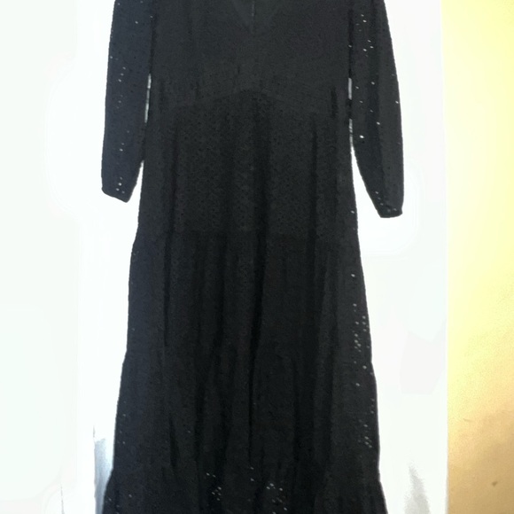 Dresses - Picture 5 of 6